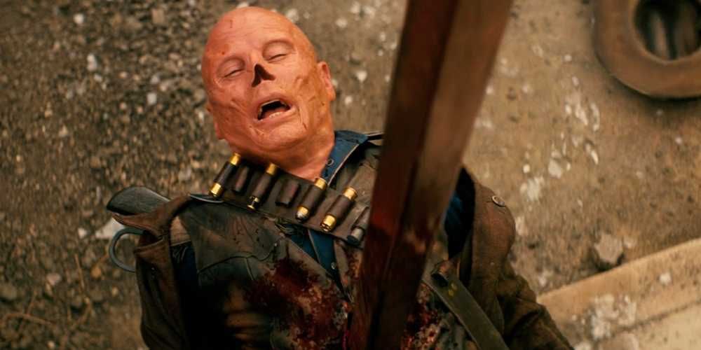 Гуль, пронзённый на столбе в сериале Fallout